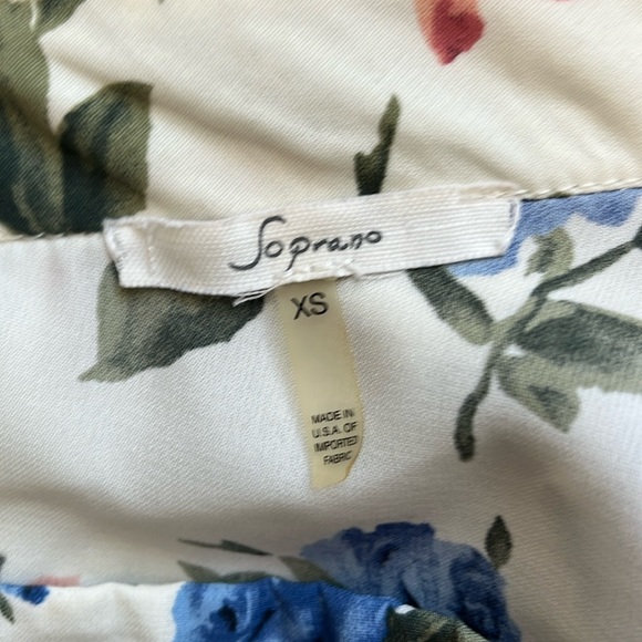 Maxi Floral Skirt Size XS with side zip. Excellent condition. Worn briefly x1. - Picture 6 of 8